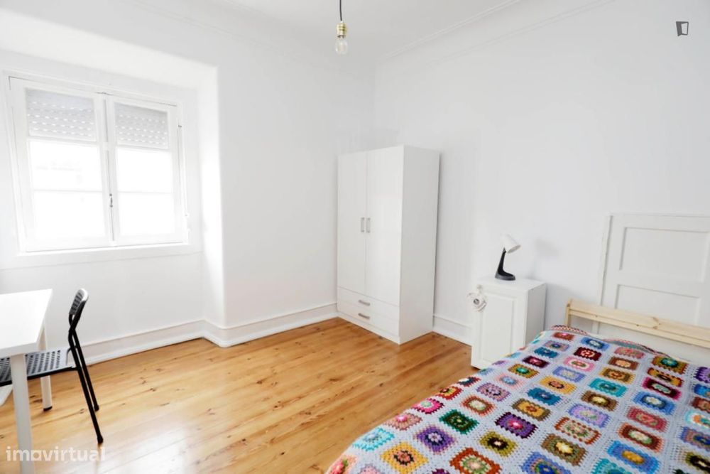 Quarto - localizado em Olaias Lisbon