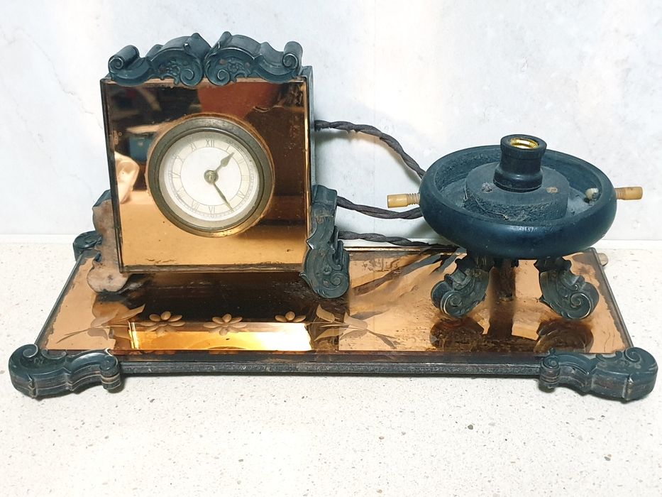 Para restauro: antigo tinteiro com calendário/relógio com candeeiro