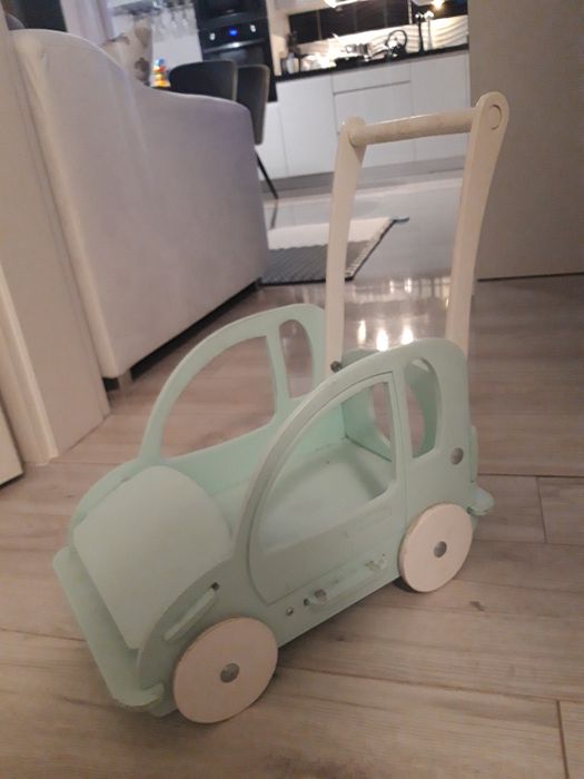 Drewniane auto pchacz wózek