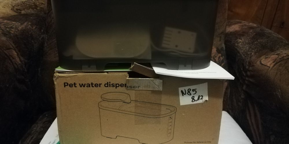 Fontanna wodopój dla domowych zwierząt