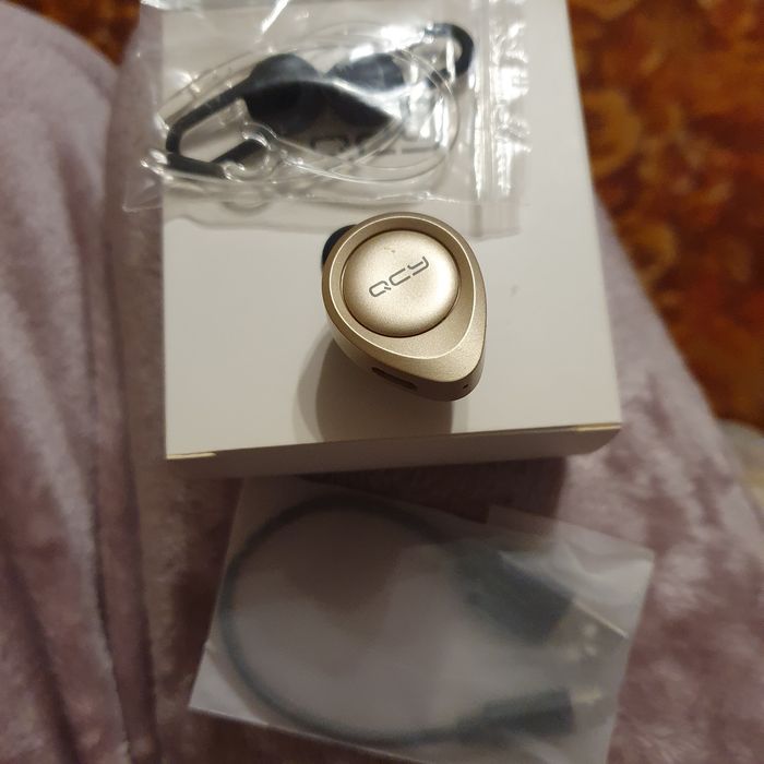 Блютуз гарнитура