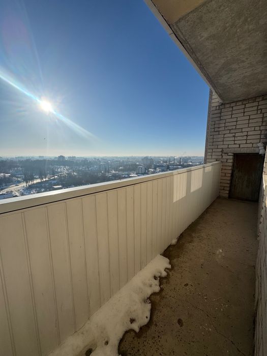 Продаж 3к укомплектованої квартири у спальному районі міста