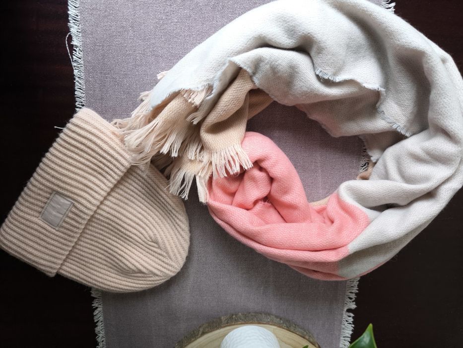 Zestaw czapka i szalik H&M beż róż