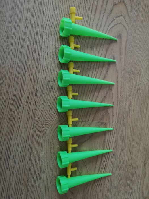 Nawadniacze do kwiatów 7szt.