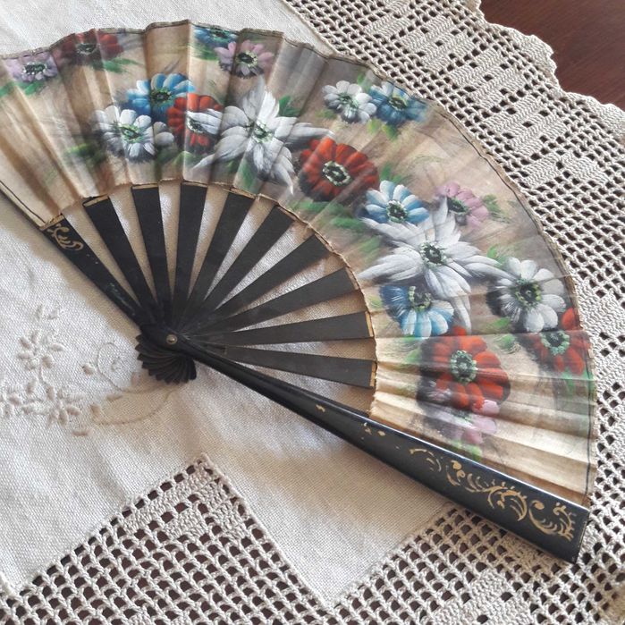 Leque antigo de origem espanhola (NOVO PREÇO)