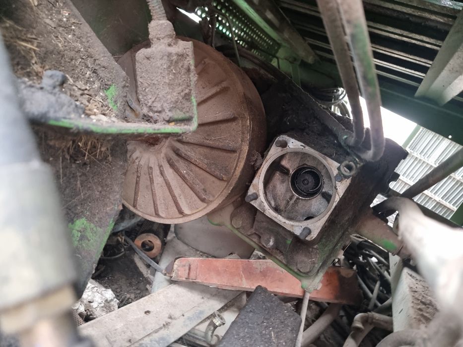 Бортовой редуктор,кпп,запчасти John Deere  2064