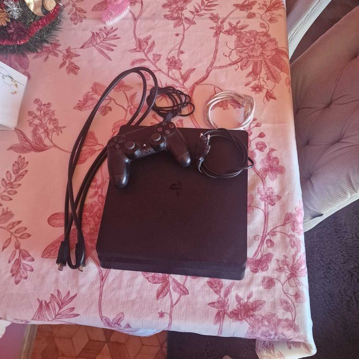 Playstation 4 slim