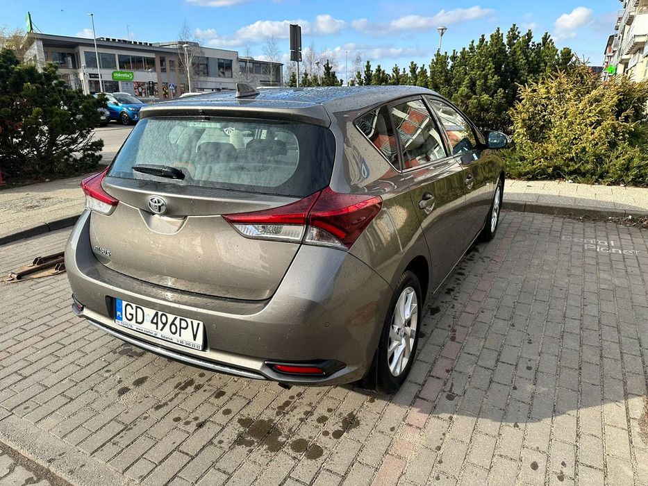 Toyota Auris AUTO OD NOWOŚCI W RODZINIE - 106000km przebiegu