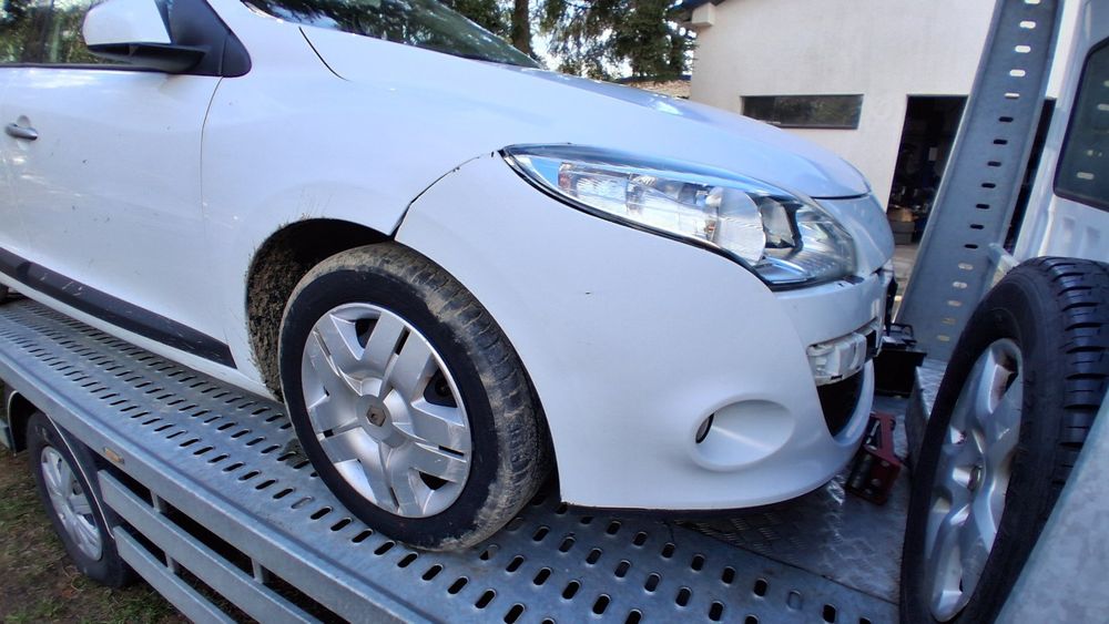 Меган на запчастини