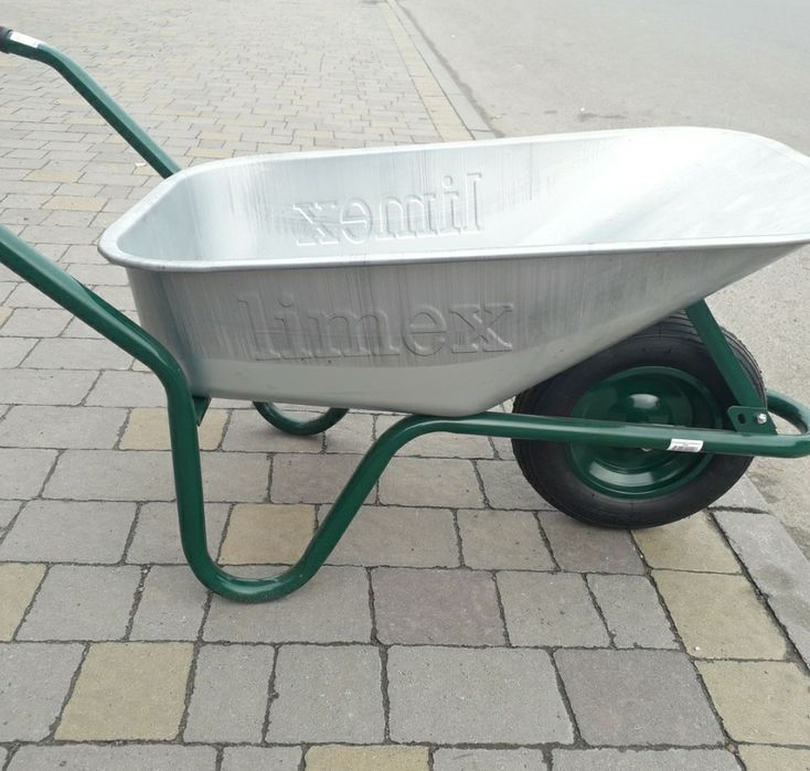 Тачка будівельна . Тачка строительная.