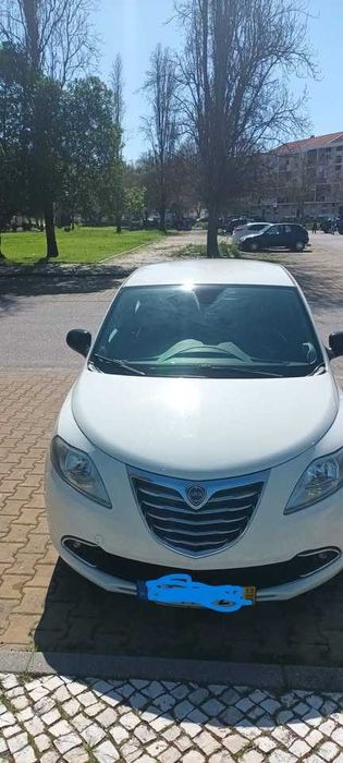 Vende-se lancia ypsilon de 2013 Motor  1.3 Multijet Disel