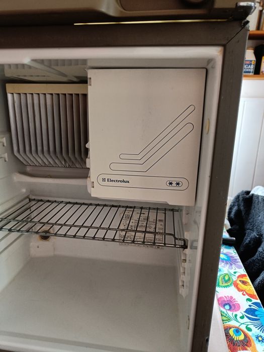 Lodówka do kampera, przyczepy na 12V, 230V, gaz
