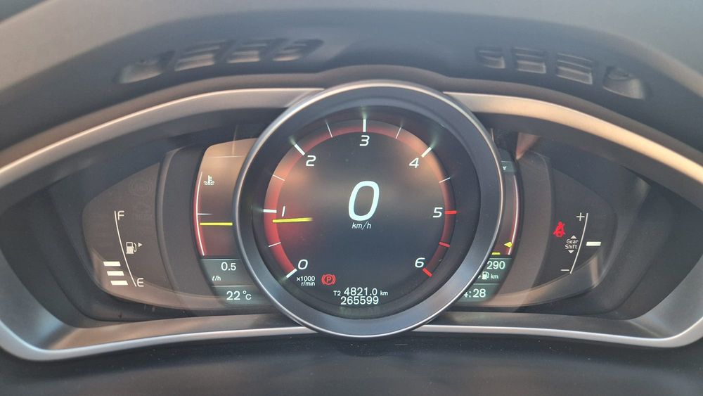 VOLVO V40 D2 R-DESIGN | 1.6 DIESEL | 115CV | 2016