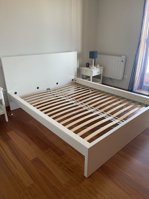Cama casal e estrado