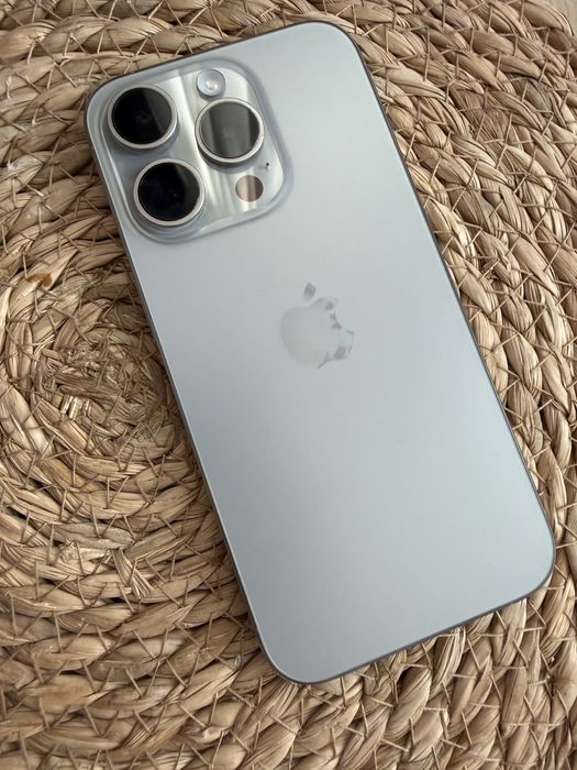 iphone 15 pro, jak nowy