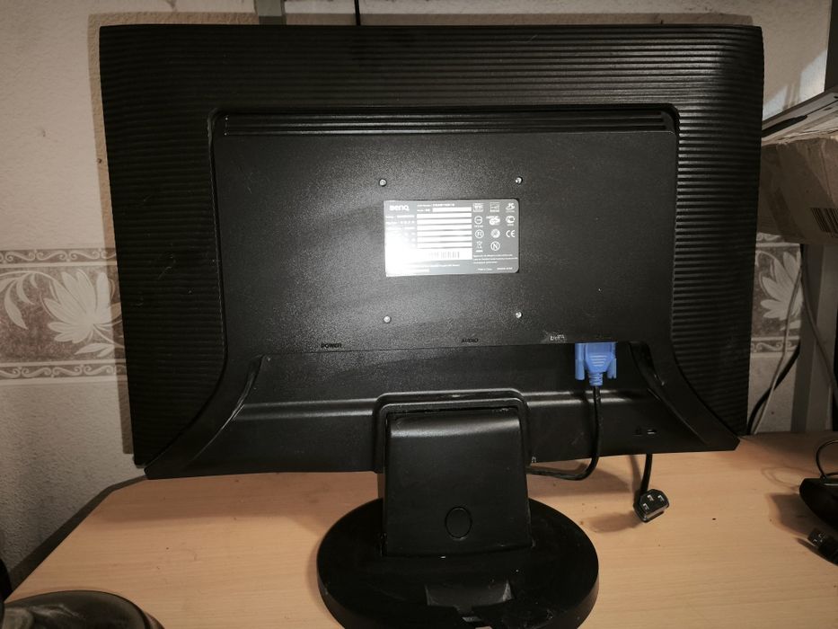 Монітор LG 19, Benq 22