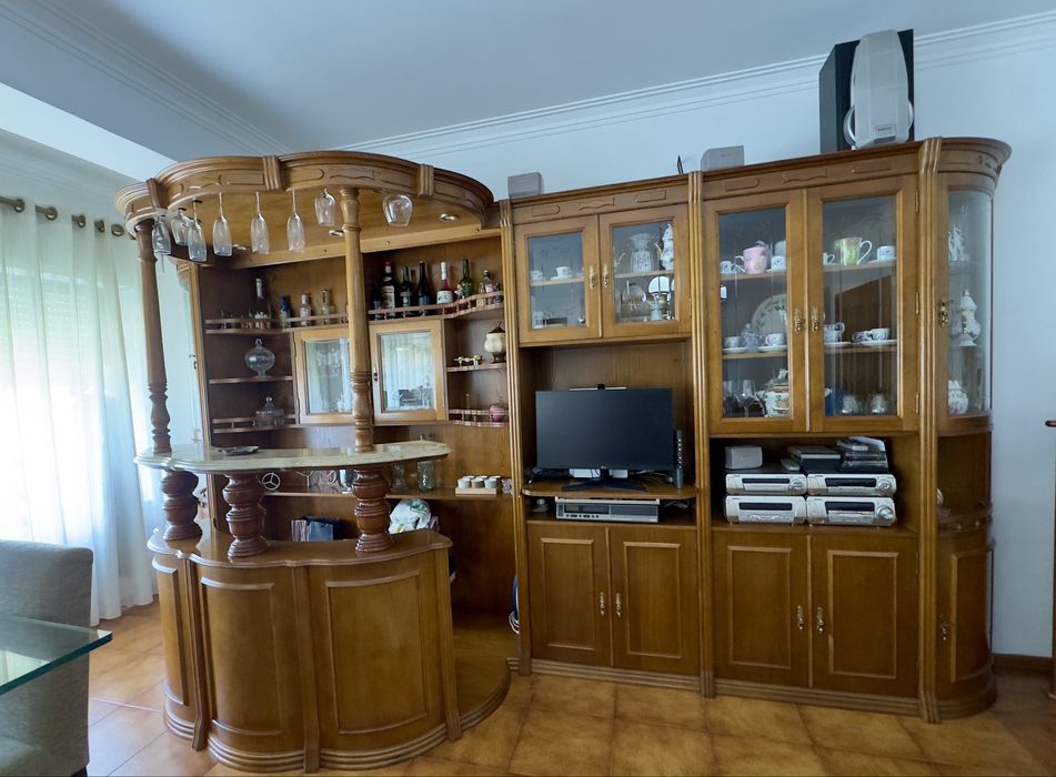 Móvel de Sala Completo com Bar e Balcão – Excelente Estado