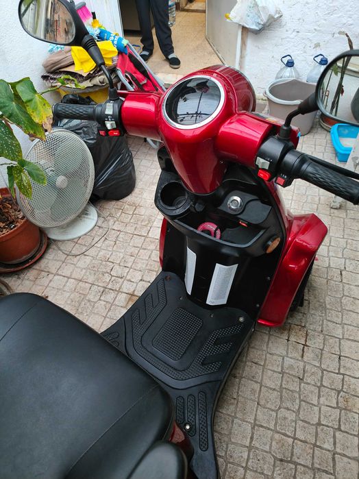 Scooter Eléctrica 4 Rodas Veleco – Mobilidade Reduzida – Como Nova