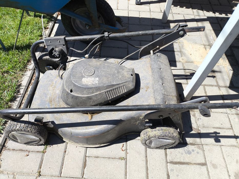 Kosiarka elektryczna Trawis + siewnik