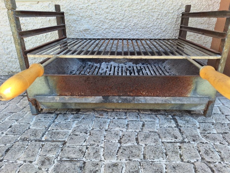 Grelhador para churrasqueira. Quinta do Conde