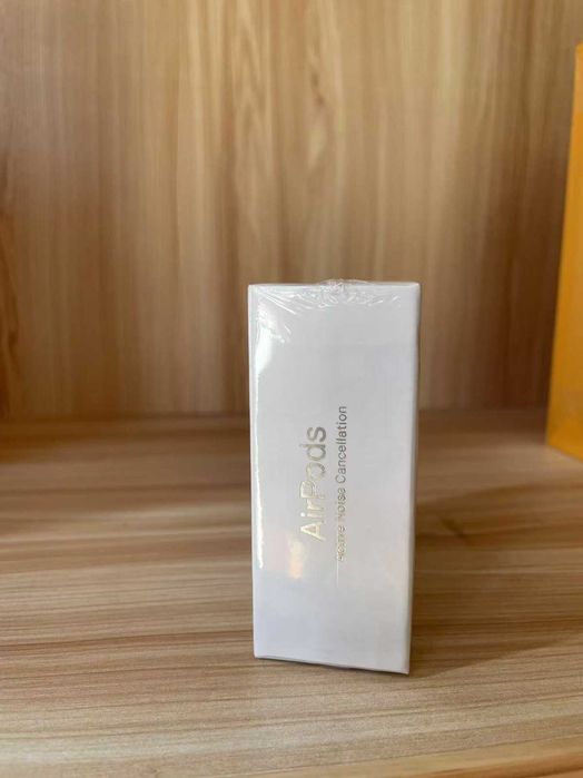 [Nowe nieuzywane] słuchawki bezprzewodowe Apple AirPods 4 gen