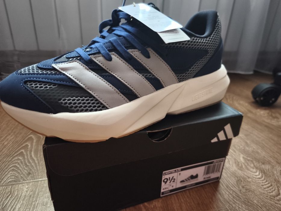 Кросівки Adidas нові