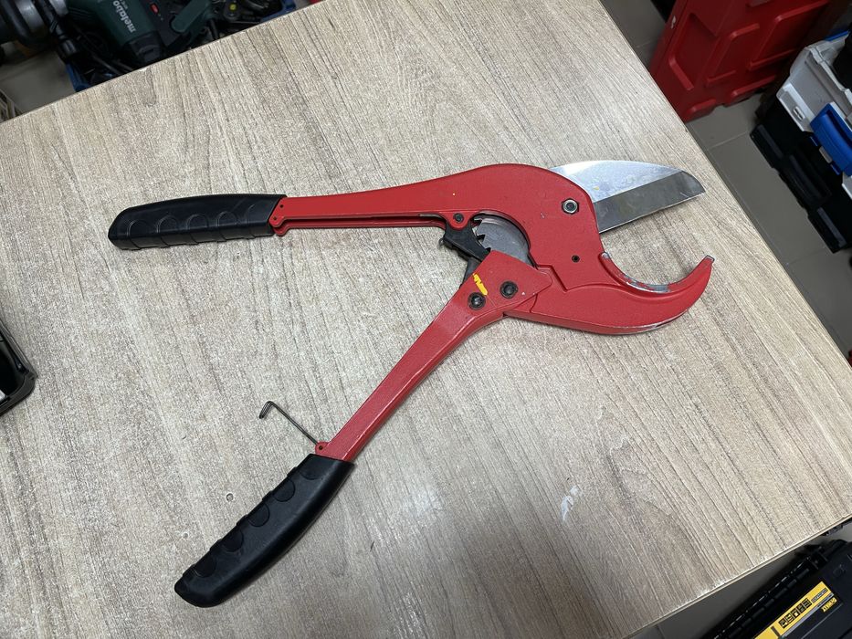 Rothenberger Rocut 75ТС Professional 52015 / ножниці для пластикових труб до 75 мм