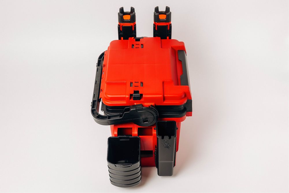 Продам ящик та тримачі до ящика Meiho