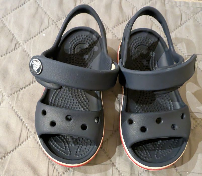 Crocs  c7 сандалі сандали