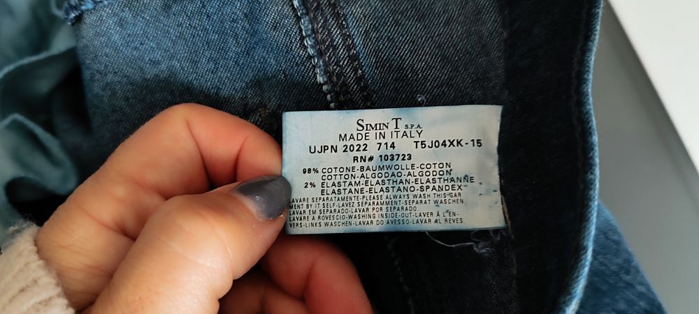 Spodnie jeans Giorgio Armani rozmiar 28