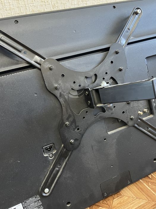 Кронштейн для телевізора