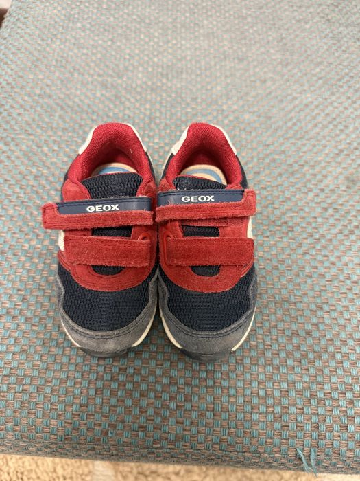 Продам кросовки детские