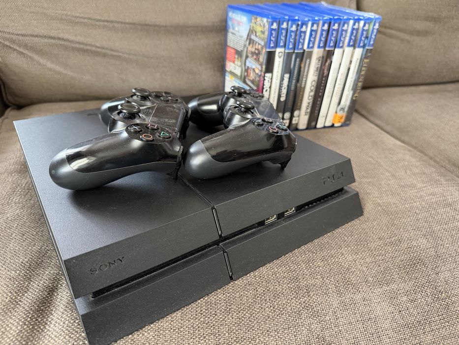 Konsola PS4 2 Pady i Gry