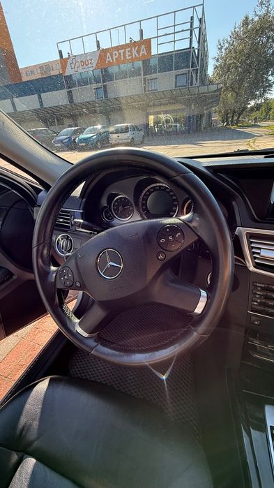 Mercedes W212 E250 2010 rok