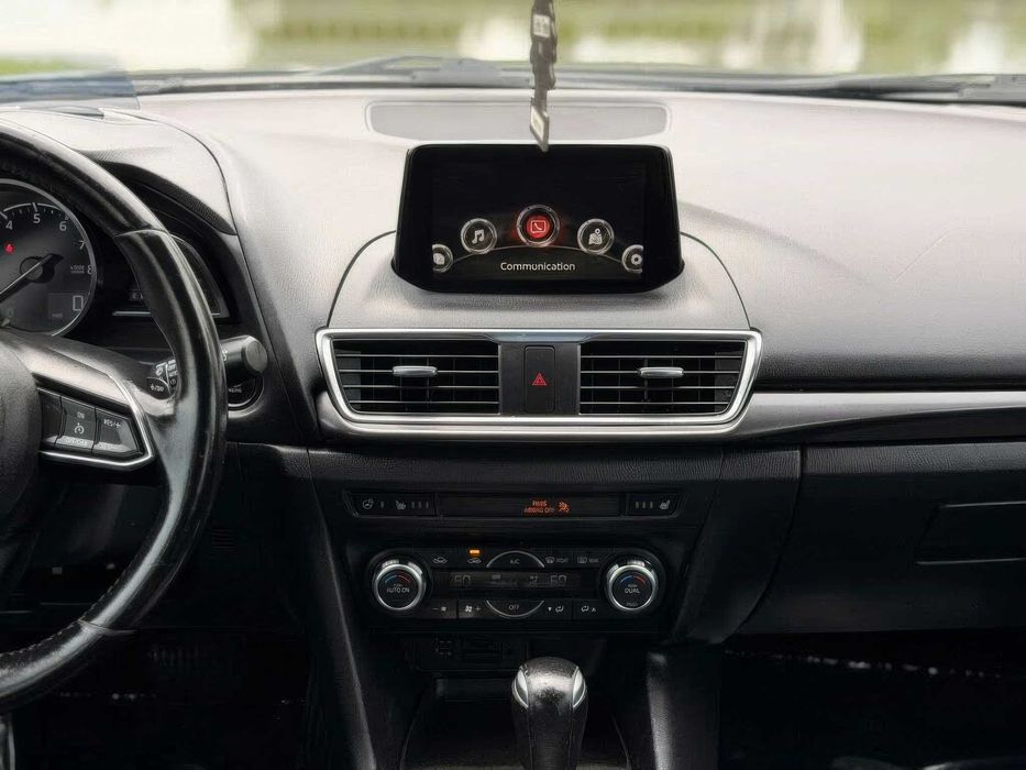 Mazda 3      2016