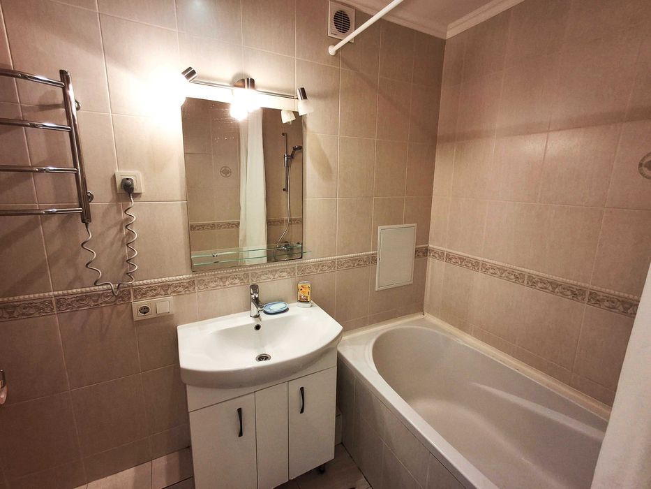 Оренда класної 1к квартири в Центрі, 35м2, вул. Саксаганського, 7, метро Палац спорту
