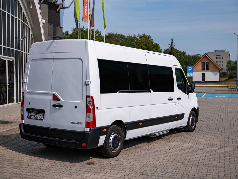 Wynajem VIP busa 9-osobowego Renault Master 2022r.