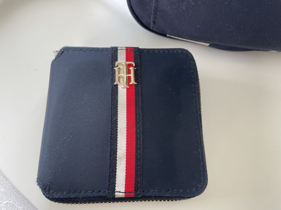 Oryginalna torebka Tommy Hilfinger z portfelem