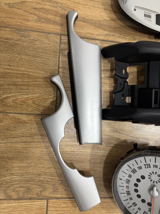 Radio + quadrante + consola central + Plafonier Mini R56 2009