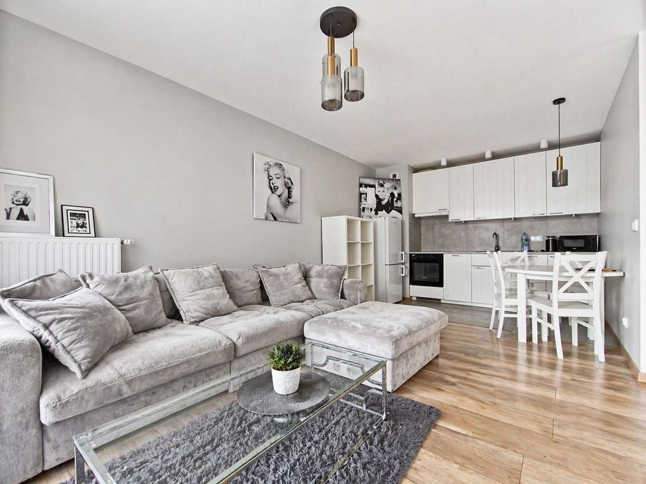 Wynajmę umeblowane mieszkanie 4 pokoje, 3 sypialnie, garaż, 2 łazienki, balkon, Nowe osiedle Ursus Factory 4