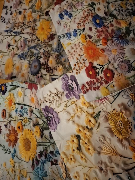 Poszewki ozdobne w kwiaty 40x40