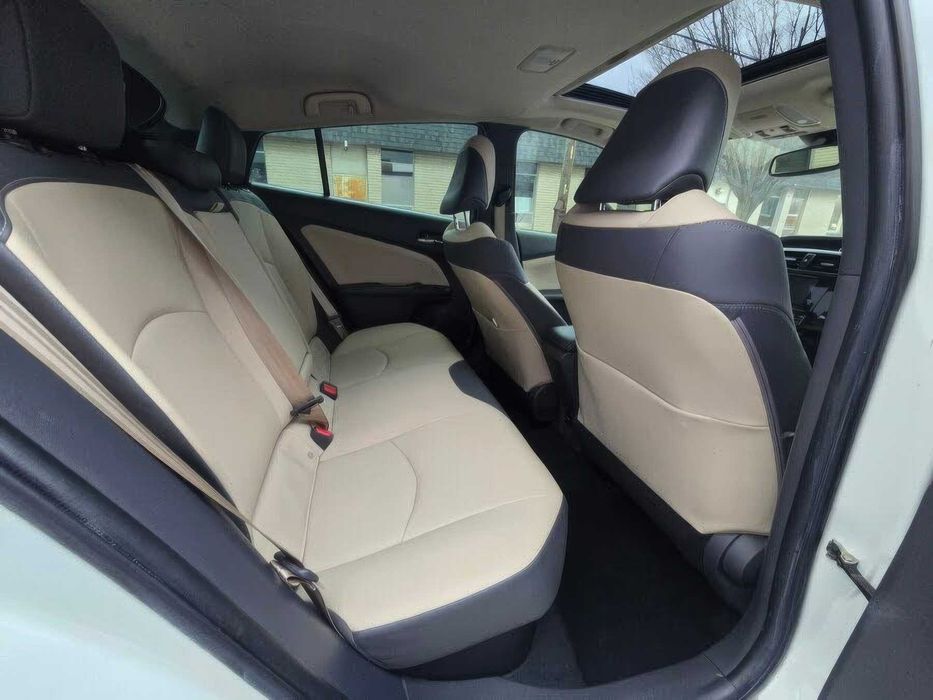 Toyota Prius      2017