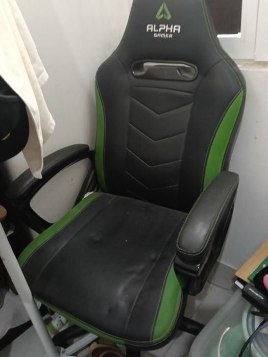 Cadeira gamer em bom estado