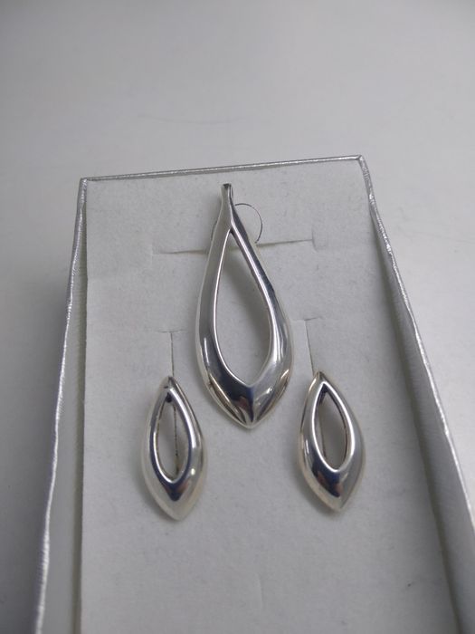 Srebrny komplet, kolczyki z wisiorkiem srebro 925    210