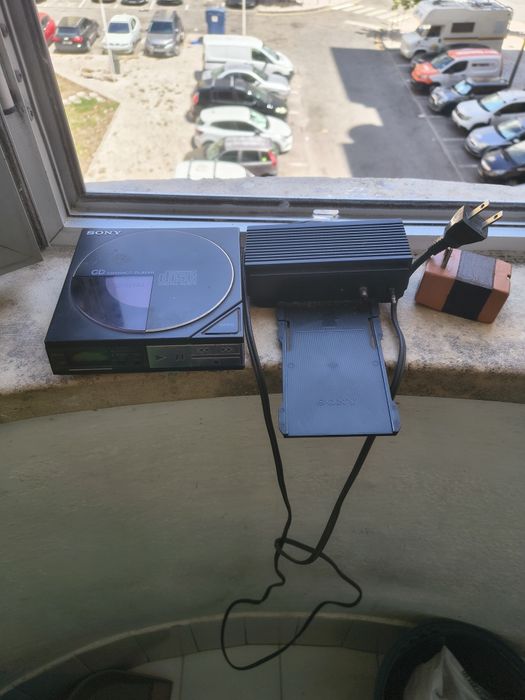 Sony Discman D-50 o primeiro leitor deDs do mundo