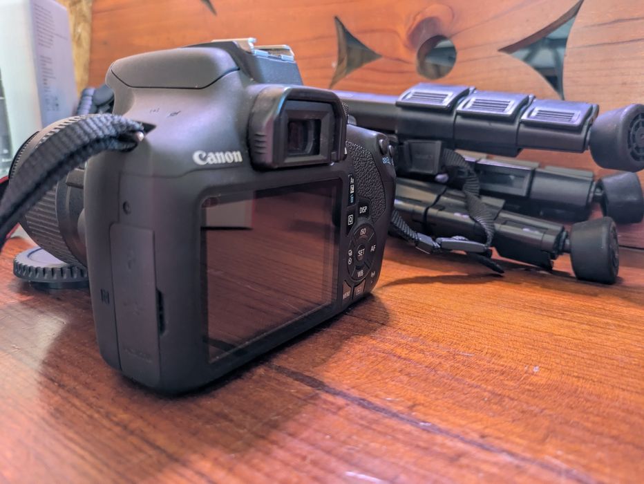 Kit Canon 2000d + tripé