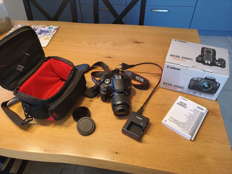 Canon EOS 2000D EF‑S 18–55 IS II