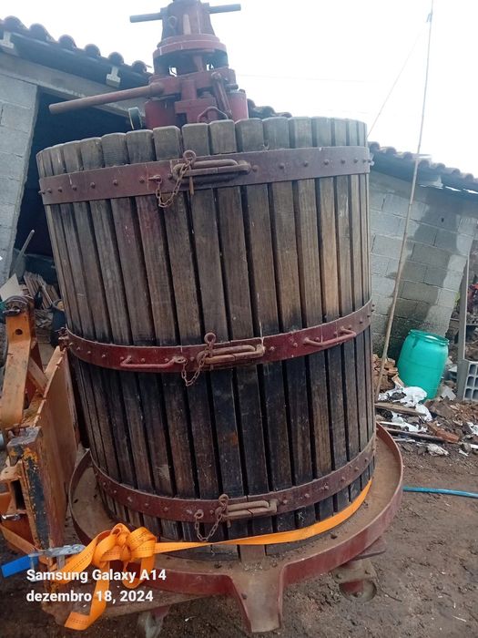 vendo prensa de vinho