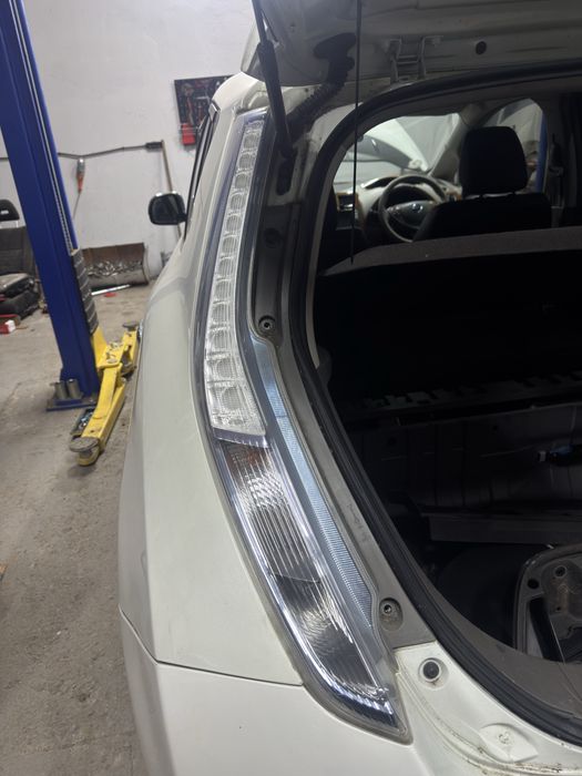Стопи ліхтар нісан ліф Nissan leaf 2011-17 стоп правий лівий