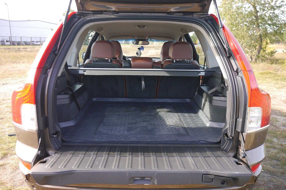 VOLVO XC90 D5 summum 2,4L 200KM